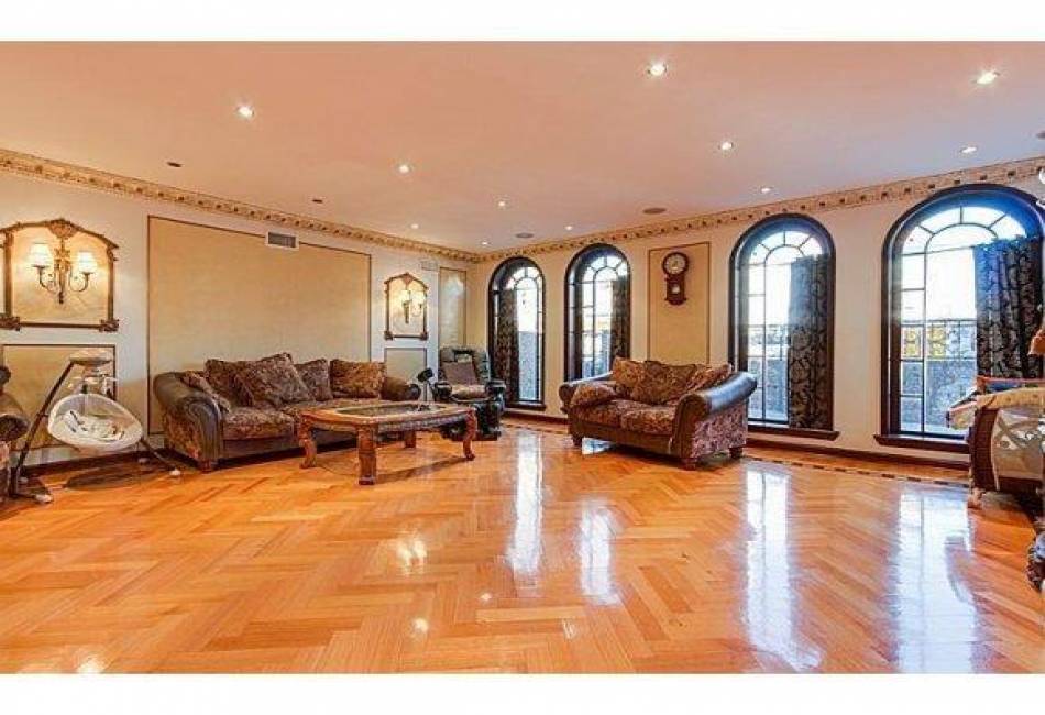 1366 70th Street, Brooklyn, New York 11228, 8 Bedrooms Bedrooms, ,10 BathroomsBathrooms,Residential,For Sale,70th,456465