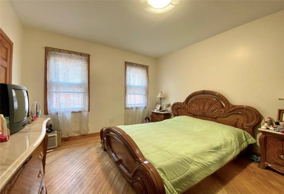 228 Bay 35th Street, Brooklyn, New York 11214, 5 Bedrooms Bedrooms, ,2 BathroomsBathrooms,Residential,For Sale,Bay 35th,457429