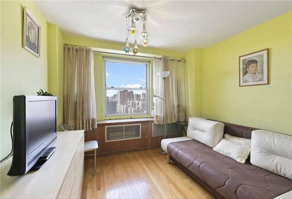 35 Seacoast Terrace, Brooklyn, New York 11235, 3 Bedrooms Bedrooms, ,2 BathroomsBathrooms,Residential,For Sale,Seacoast,464219