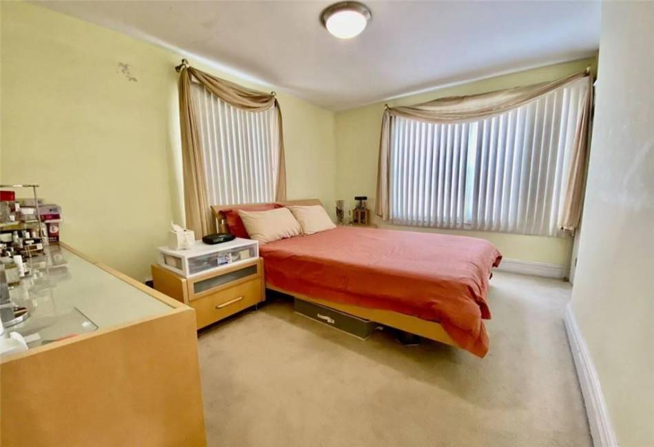 2161 7th Street, Brooklyn, New York 11223, 2 Bedrooms Bedrooms, ,1 BathroomBathrooms,Residential,For Sale,7th,471000