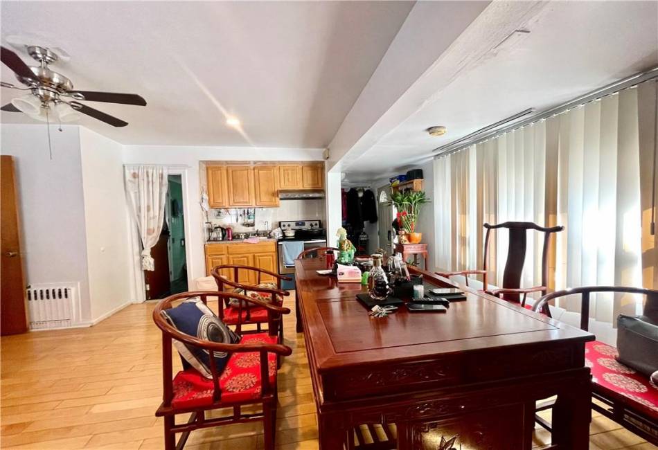 33 Avenue X, Brooklyn, New York 11223, 7 Bedrooms Bedrooms, ,4 BathroomsBathrooms,Residential,For Sale,Avenue X,472662