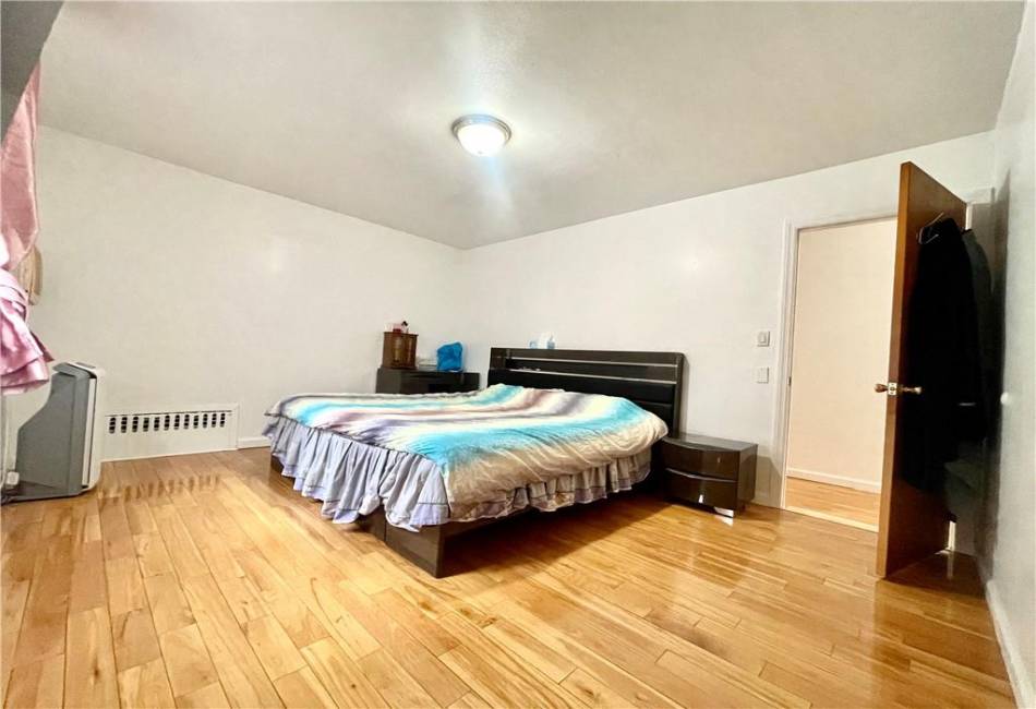 33 Avenue X, Brooklyn, New York 11223, 7 Bedrooms Bedrooms, ,4 BathroomsBathrooms,Residential,For Sale,Avenue X,472662