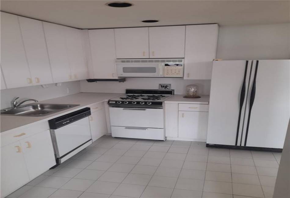 4050 Nostrand Avenue, Brooklyn, New York 11235, 1 Bedroom Bedrooms, ,2 BathroomsBathrooms,Residential,For Sale,Nostrand,473846