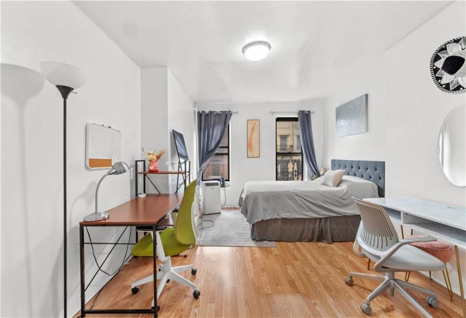 430 46th Street, Manhattan, New York 10036, 2 Bedrooms Bedrooms, ,1 BathroomBathrooms,Residential,For Sale,46th,475074