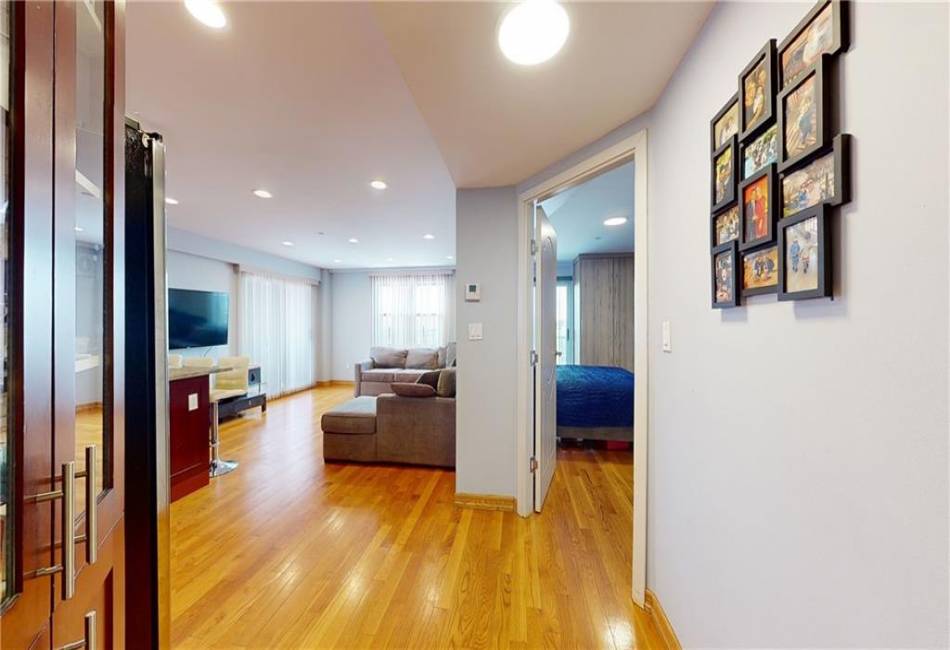 3015 Brighton 6th Street, Brooklyn, New York 11235, 3 Bedrooms Bedrooms, ,2 BathroomsBathrooms,Residential,For Sale,Brighton 6th,476066