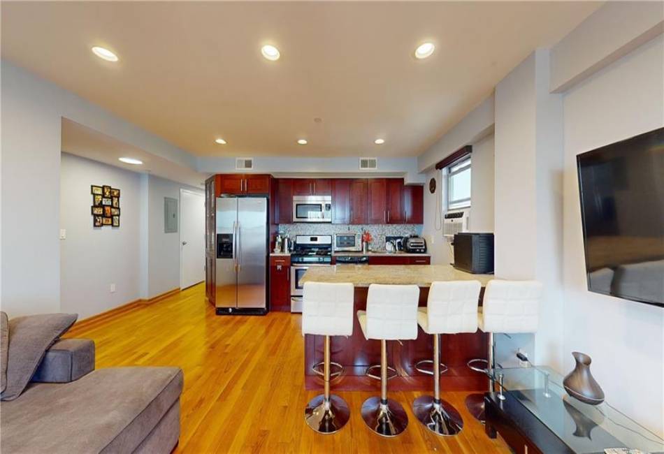 3015 Brighton 6th Street, Brooklyn, New York 11235, 3 Bedrooms Bedrooms, ,2 BathroomsBathrooms,Residential,For Sale,Brighton 6th,476066