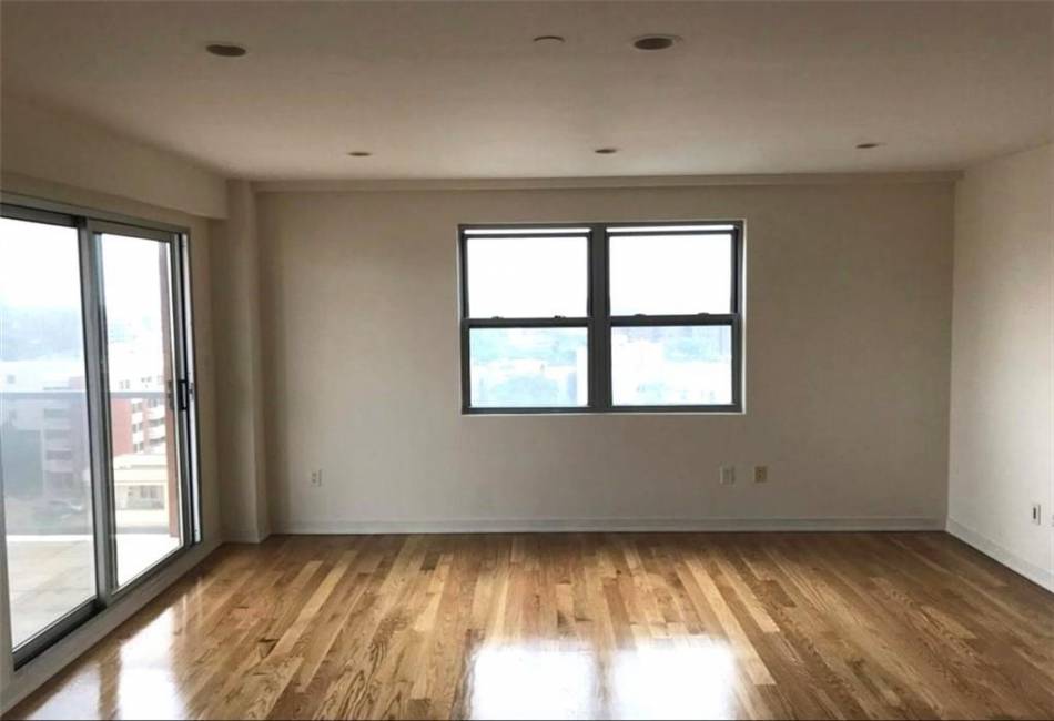 3015 Brighton 6th Street, Brooklyn, New York 11235, 3 Bedrooms Bedrooms, ,2 BathroomsBathrooms,Residential,For Sale,Brighton 6th,476066