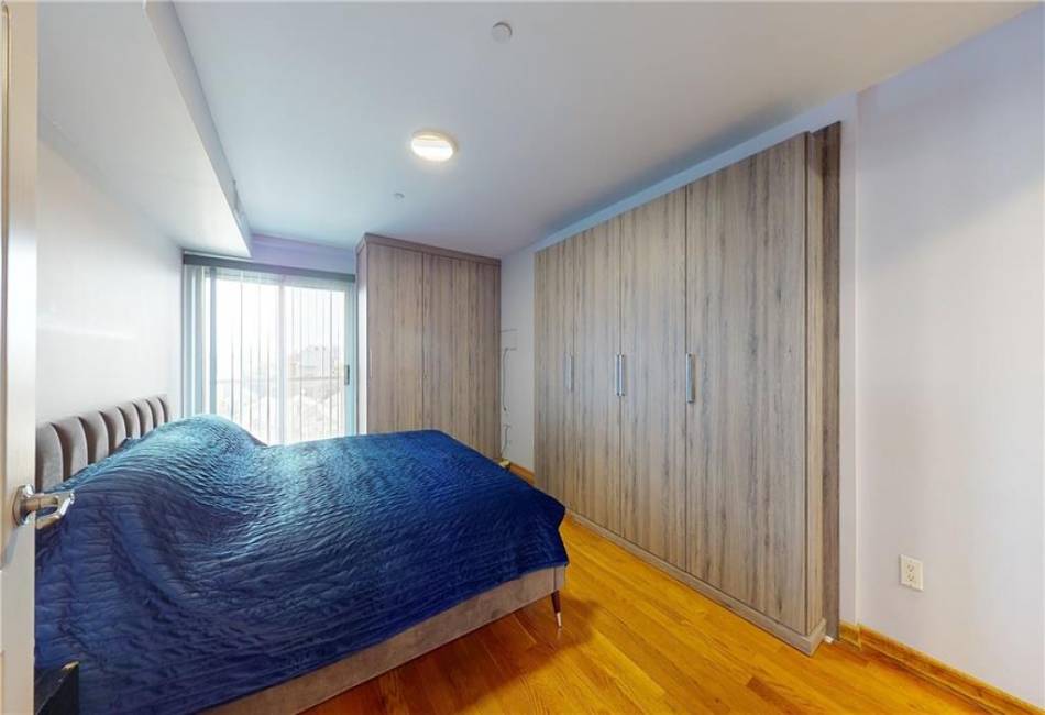 3015 Brighton 6th Street, Brooklyn, New York 11235, 3 Bedrooms Bedrooms, ,2 BathroomsBathrooms,Residential,For Sale,Brighton 6th,476066