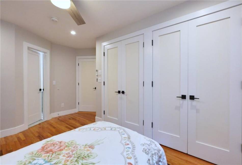 811 Avenue L, Brooklyn, New York 11230, ,6 BathroomsBathrooms,Residential,For Sale,Avenue L,476243