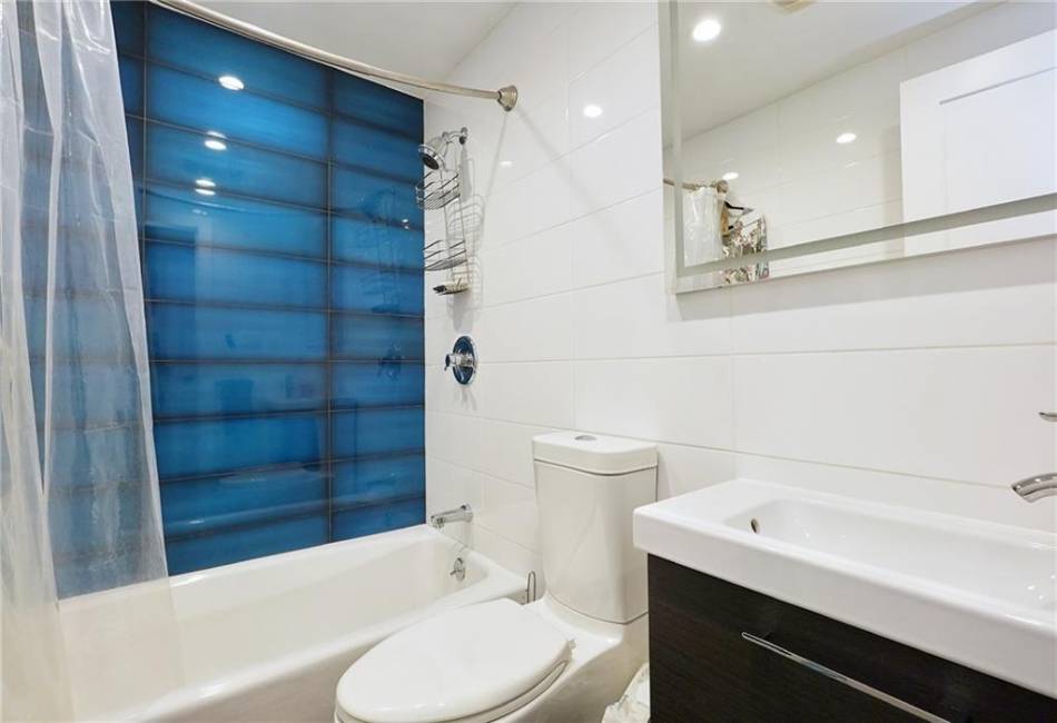 811 Avenue L, Brooklyn, New York 11230, ,6 BathroomsBathrooms,Residential,For Sale,Avenue L,476243