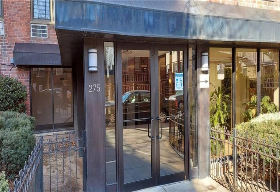 275 Webster Avenue, Brooklyn, New York 11230, 2 Bedrooms Bedrooms, ,1 BathroomBathrooms,Residential,For Sale,Webster,476357