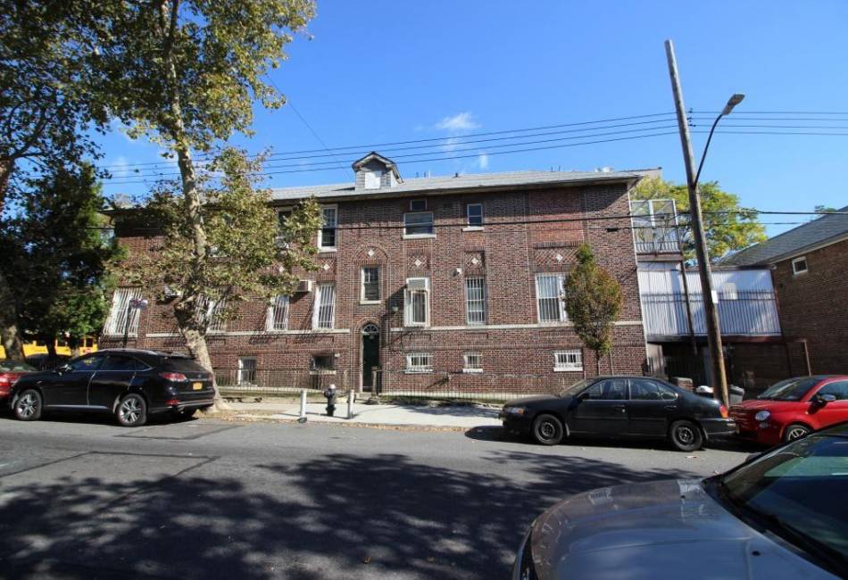 4423 9th Avenue, Brooklyn, New York 11220, 8 Bedrooms Bedrooms, ,3 BathroomsBathrooms,Residential,For Sale,9th,476472