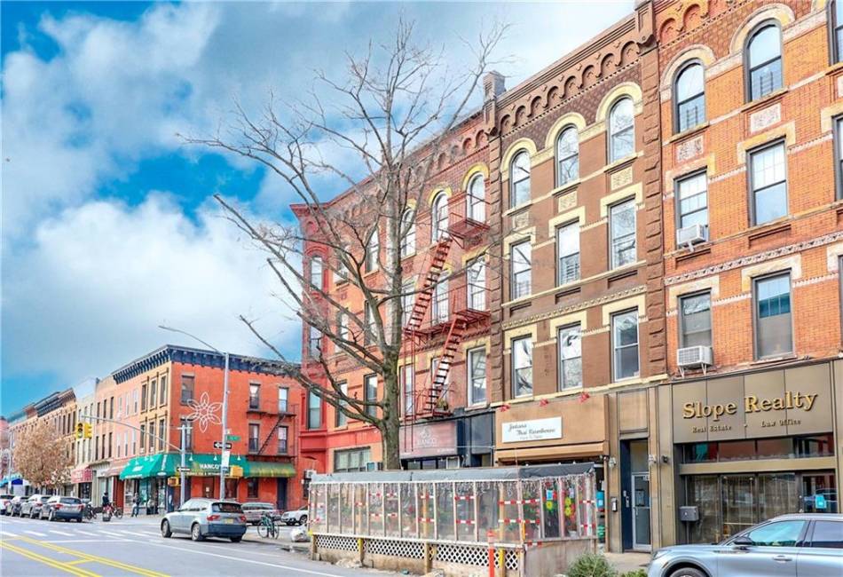 344 7th Avenue, Brooklyn, New York 11215, ,Mixed Use,For Sale,7th,476679