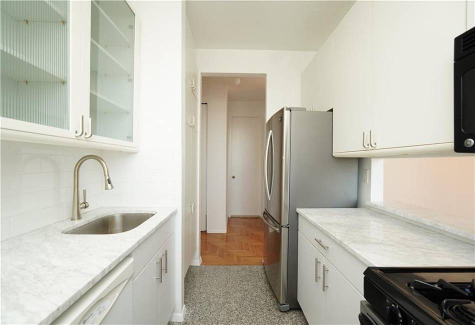 301 57th Street, New York, New York 10019, 1 Bedroom Bedrooms, ,1 BathroomBathrooms,Residential,For Sale,57th,476698