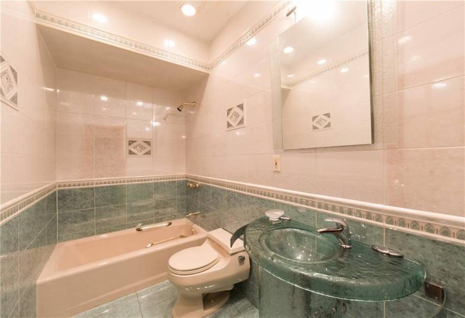 7325 14th Avenue, Brooklyn, New York 11228, 8 Bedrooms Bedrooms, ,4 BathroomsBathrooms,Residential,For Sale,14th,476811