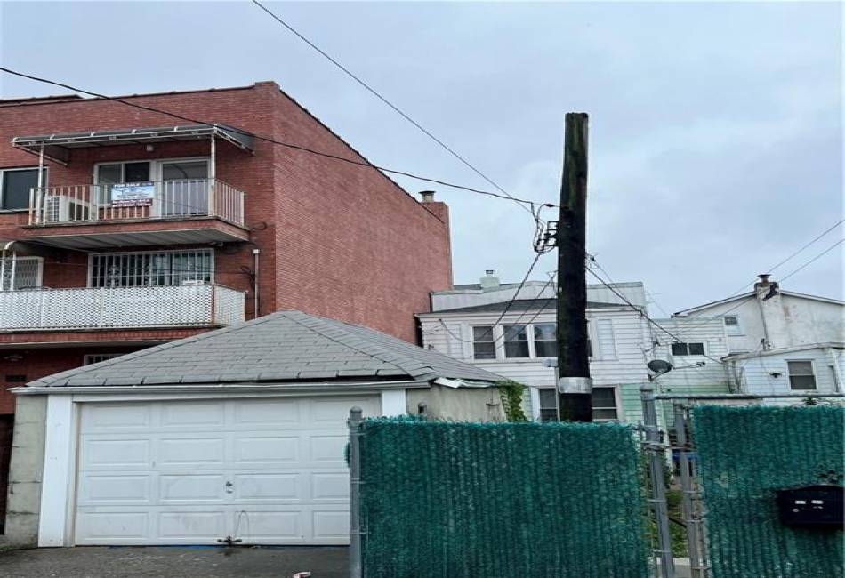 153 28th Avenue, Brooklyn, New York 11214, 3 Bedrooms Bedrooms, ,2 BathroomsBathrooms,Residential,For Sale,28th,477059