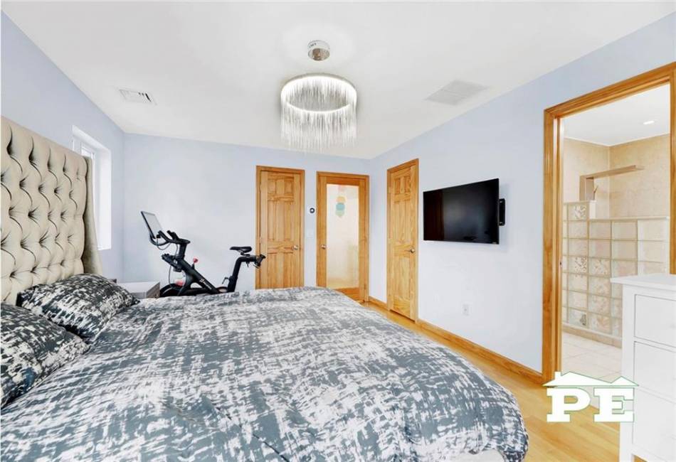 2642 7th Street, Brooklyn, New York 11235, 5 Bedrooms Bedrooms, ,4 BathroomsBathrooms,Residential,For Sale,7th,477124