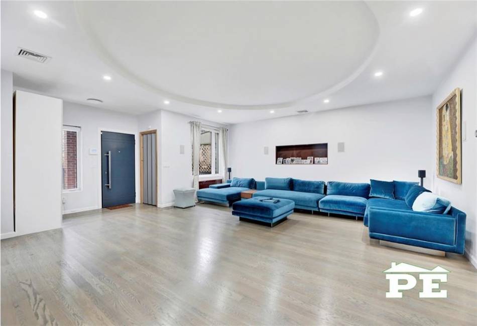 2642 7th Street, Brooklyn, New York 11235, 5 Bedrooms Bedrooms, ,4 BathroomsBathrooms,Residential,For Sale,7th,477124