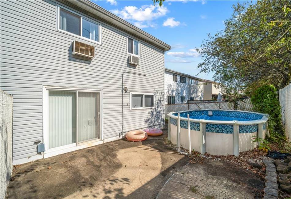 57 Middle Loop, Staten Island, New York 10308, 5 Bedrooms Bedrooms, ,4 BathroomsBathrooms,Residential,For Sale,Middle,477308