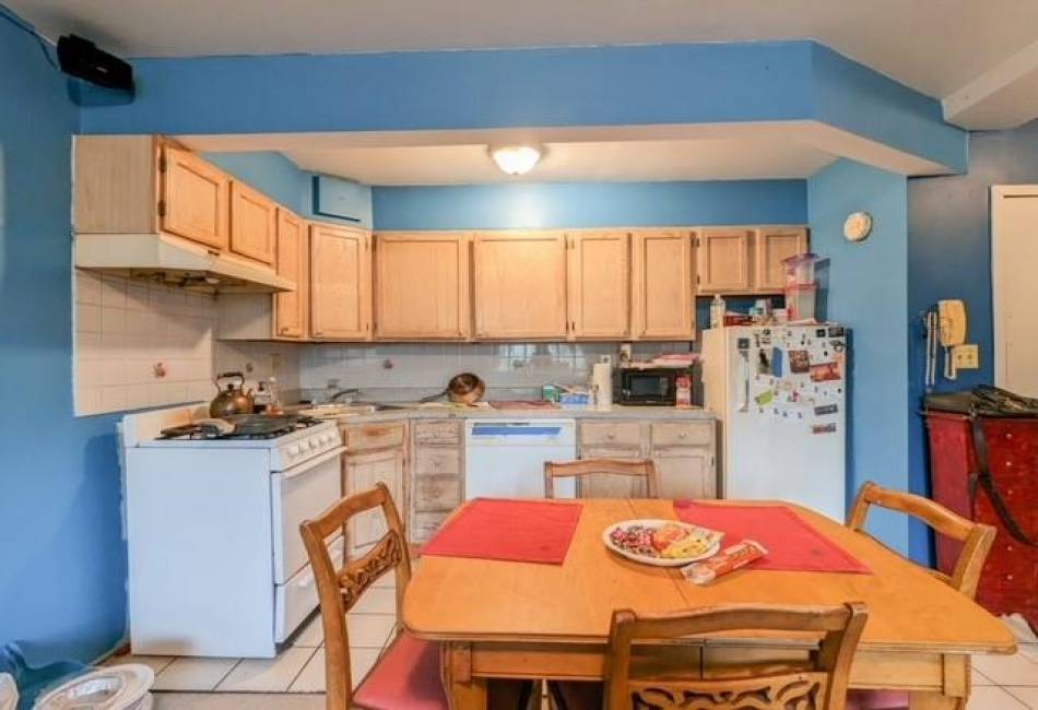 99-07 43rd Avenue, Corona, New York 11368, 1 Bedroom Bedrooms, ,1 BathroomBathrooms,Residential,For Sale,43rd,477496