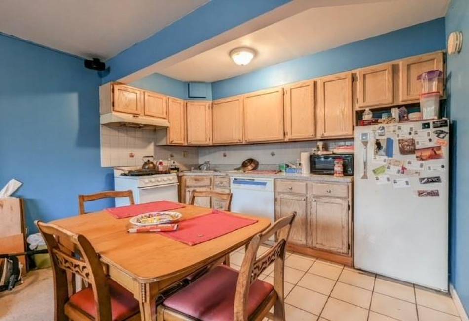 99-07 43rd Avenue, Corona, New York 11368, 1 Bedroom Bedrooms, ,1 BathroomBathrooms,Residential,For Sale,43rd,477496