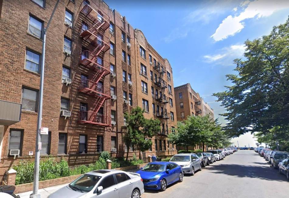 3105 Brighton 3rd Street, Brooklyn, New York 11235, 1 Bedroom Bedrooms, ,1 BathroomBathrooms,Residential,For Sale,Brighton 3rd,477633