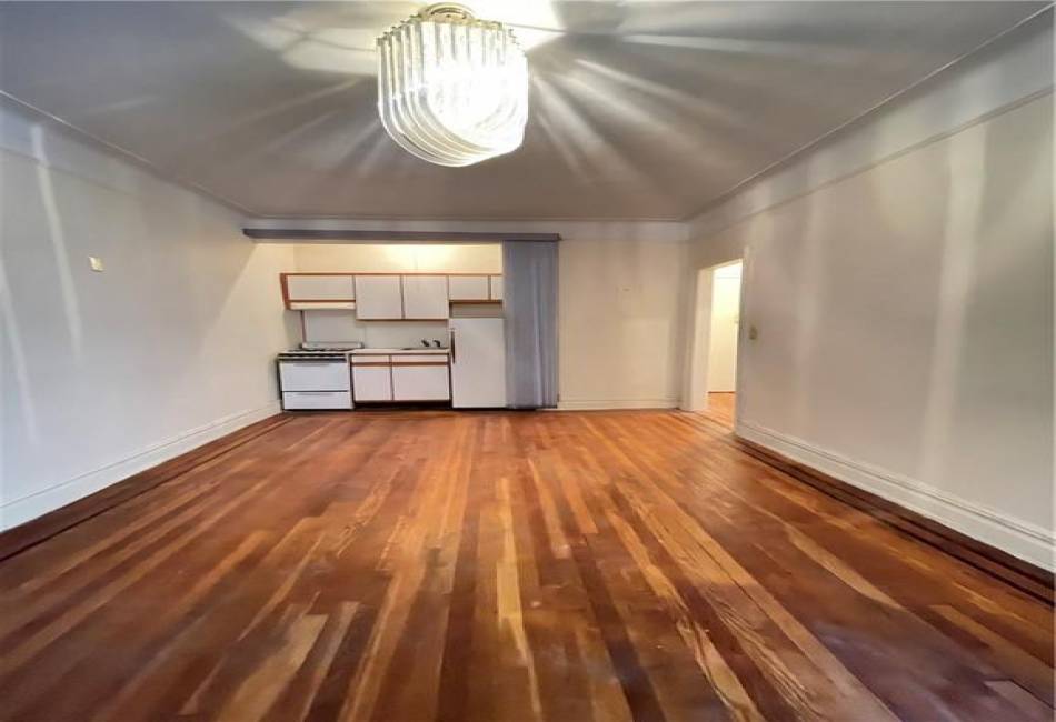 3105 Brighton 3rd Street, Brooklyn, New York 11235, 1 Bedroom Bedrooms, ,1 BathroomBathrooms,Residential,For Sale,Brighton 3rd,477633