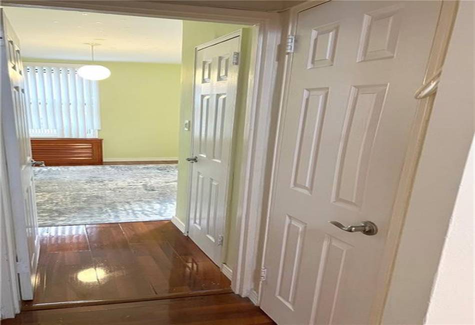 3021 Avenue Z, Brooklyn, New York 11235, 2 Bedrooms Bedrooms, ,1 BathroomBathrooms,Residential,For Sale,Avenue Z,477661