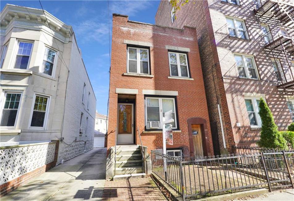 121 Marine Avenue, Brooklyn, New York 11209, 4 Bedrooms Bedrooms, ,3 BathroomsBathrooms,Residential,For Sale,Marine,477879