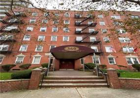 360 Ocean Parkway, Brooklyn, New York 11218, 1 Bedroom Bedrooms, ,1 BathroomBathrooms,Residential,For Sale,Ocean,478250