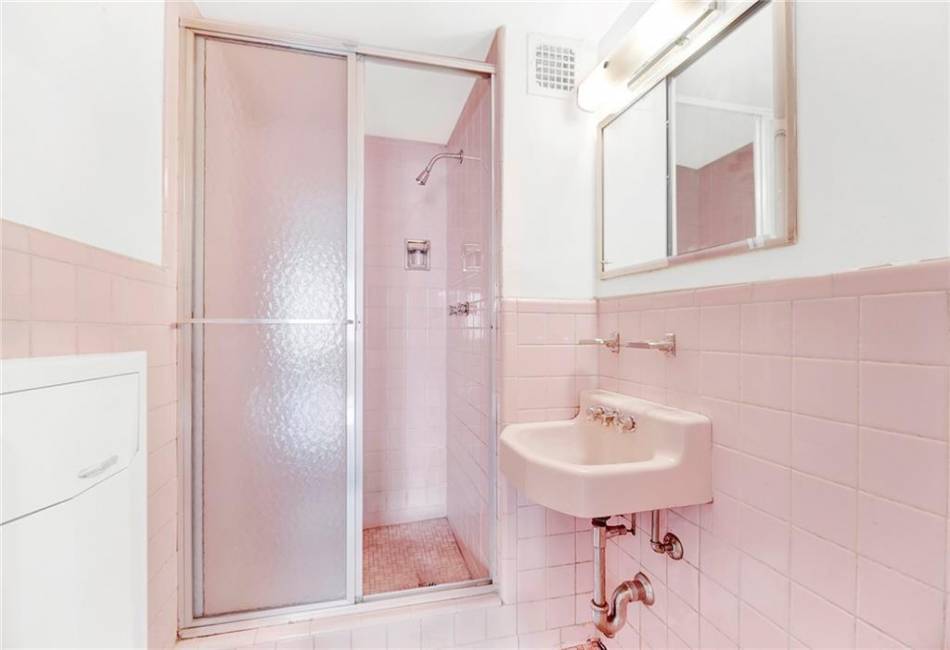 3215 Avenue H, Brooklyn, New York 11210, 2 Bedrooms Bedrooms, ,2 BathroomsBathrooms,Residential,For Sale,Avenue H,478284