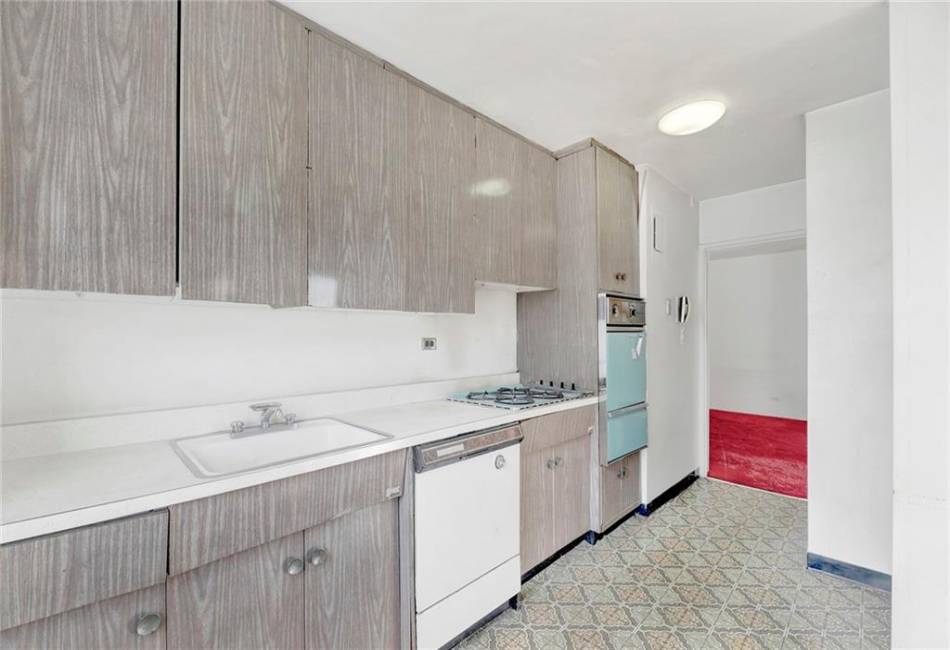 3215 Avenue H, Brooklyn, New York 11210, 2 Bedrooms Bedrooms, ,2 BathroomsBathrooms,Residential,For Sale,Avenue H,478284