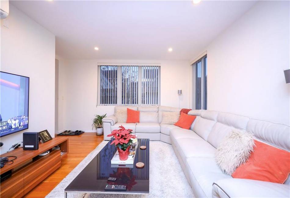 8629 Bay Parkway, Brooklyn, New York 11214, 2 Bedrooms Bedrooms, ,2 BathroomsBathrooms,Residential,For Sale,Bay,478781