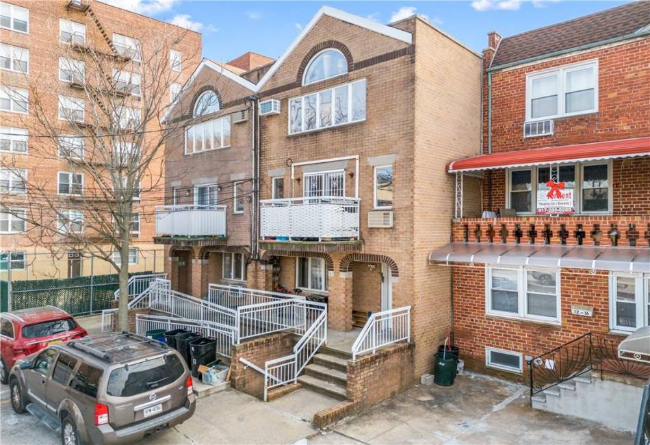 1220 Avenue Y, Brooklyn, New York 11235, 3 Bedrooms Bedrooms, ,2 BathroomsBathrooms,Residential,For Sale,Avenue Y,478949