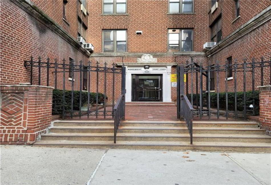 1025 45th Street, Brooklyn, New York 11219, 5 Bedrooms Bedrooms, ,2 BathroomsBathrooms,Residential,For Sale,45th,479132