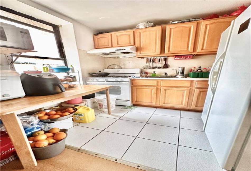 1025 45th Street, Brooklyn, New York 11219, 5 Bedrooms Bedrooms, ,2 BathroomsBathrooms,Residential,For Sale,45th,479132