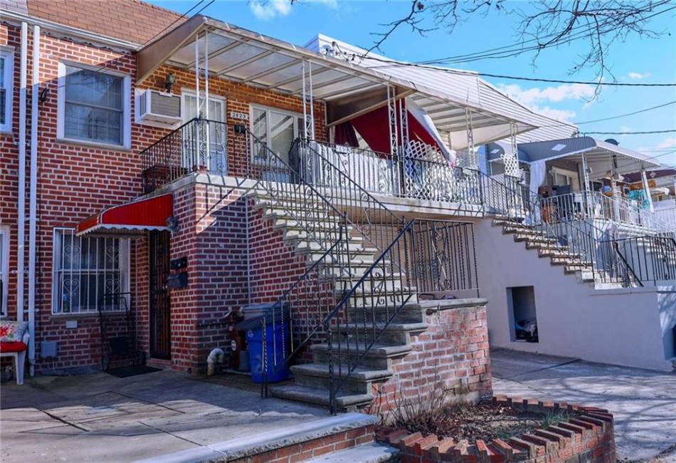 2423 Brigham Street, Brooklyn, New York 11235, 3 Bedrooms Bedrooms, ,3 BathroomsBathrooms,Residential,For Sale,Brigham,479150