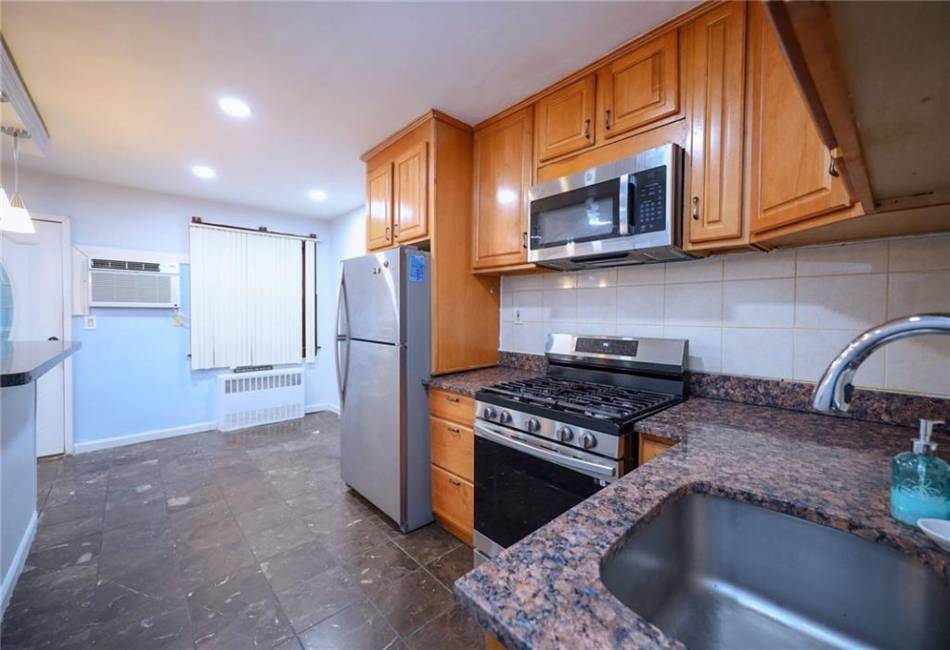 2423 Brigham Street, Brooklyn, New York 11235, 3 Bedrooms Bedrooms, ,3 BathroomsBathrooms,Residential,For Sale,Brigham,479150