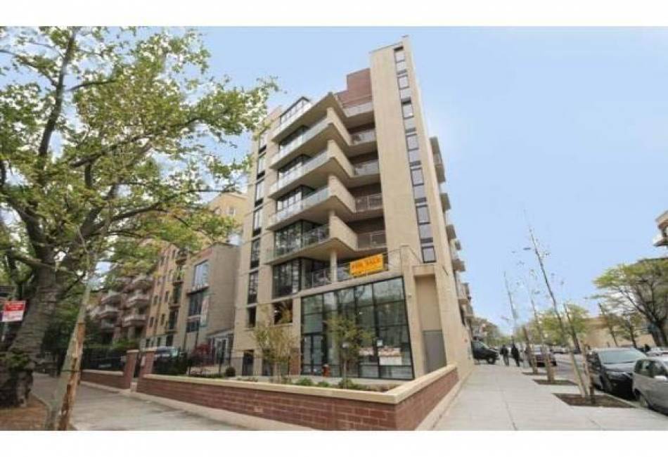 2833 Ocean Parkway, Brooklyn, New York 11235, 2 Bedrooms Bedrooms, ,2 BathroomsBathrooms,Residential,For Sale,Ocean,479018