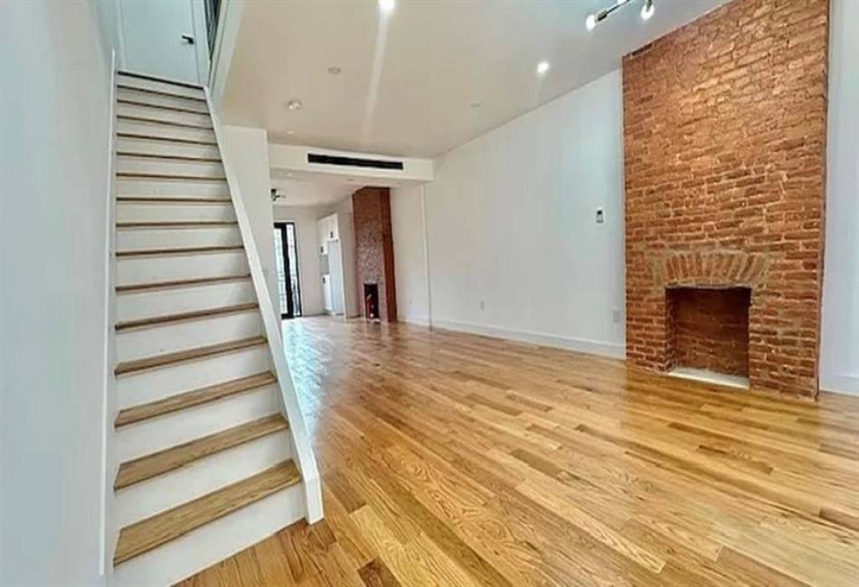 2046 Pacific Street, Brooklyn, New York 11233, 5 Bedrooms Bedrooms, ,5 BathroomsBathrooms,Residential,For Sale,Pacific,479351