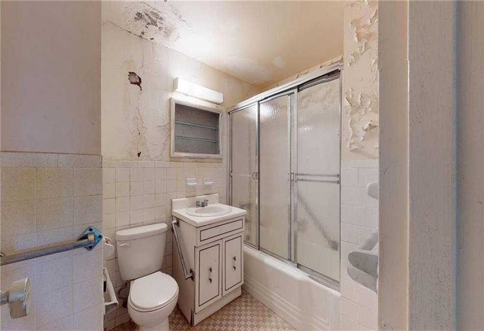 1311 Brightwater Avenue, Brooklyn, New York 11235, 2 Bedrooms Bedrooms, ,2 BathroomsBathrooms,Residential,For Sale,Brightwater,479441