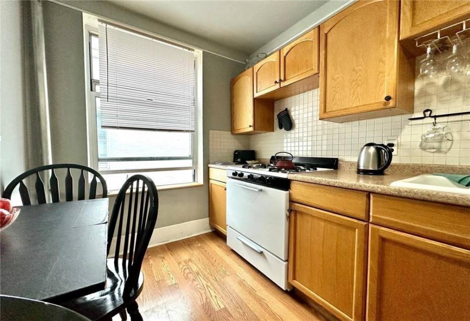 7619 21st Ave, Brooklyn, New York 11214, 11 Bedrooms Bedrooms, ,6 BathroomsBathrooms,Residential,For Sale,21st Ave,479448