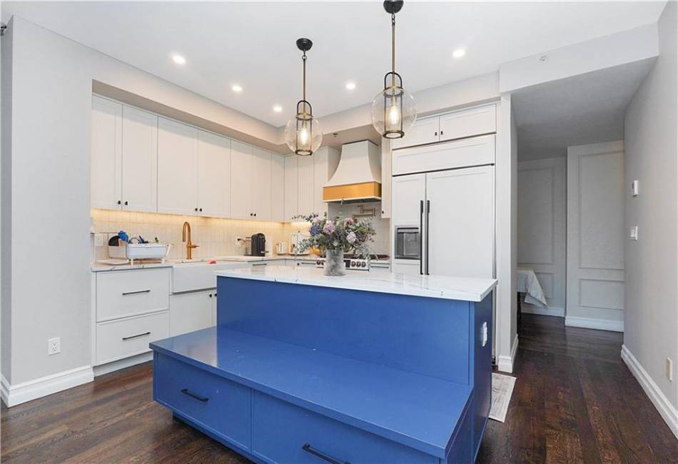 2805 Ocean Parkway, New York, New York 11235, 4 Bedrooms Bedrooms, ,3 BathroomsBathrooms,Residential,For Sale,Ocean,479372