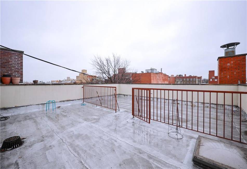 754 40th Street, Brooklyn, New York 11232, 16 Bedrooms Bedrooms, ,8 BathroomsBathrooms,Residential,For Sale,40th,479487