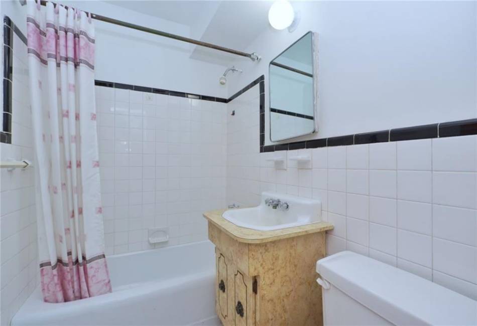 1935 Shore Parkway, Brooklyn, New York 11214, 2 Bedrooms Bedrooms, ,1 BathroomBathrooms,Residential,For Sale,Shore,479597