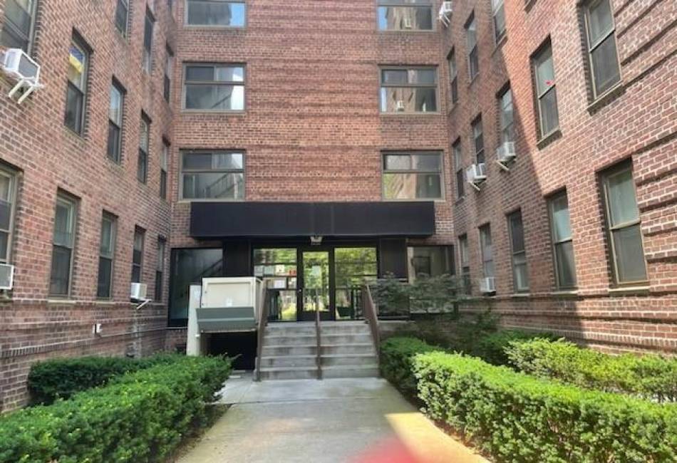 2232 Brigham Street, Brooklyn, New York 11229, 2 Bedrooms Bedrooms, ,1 BathroomBathrooms,Residential,For Sale,Brigham,479639