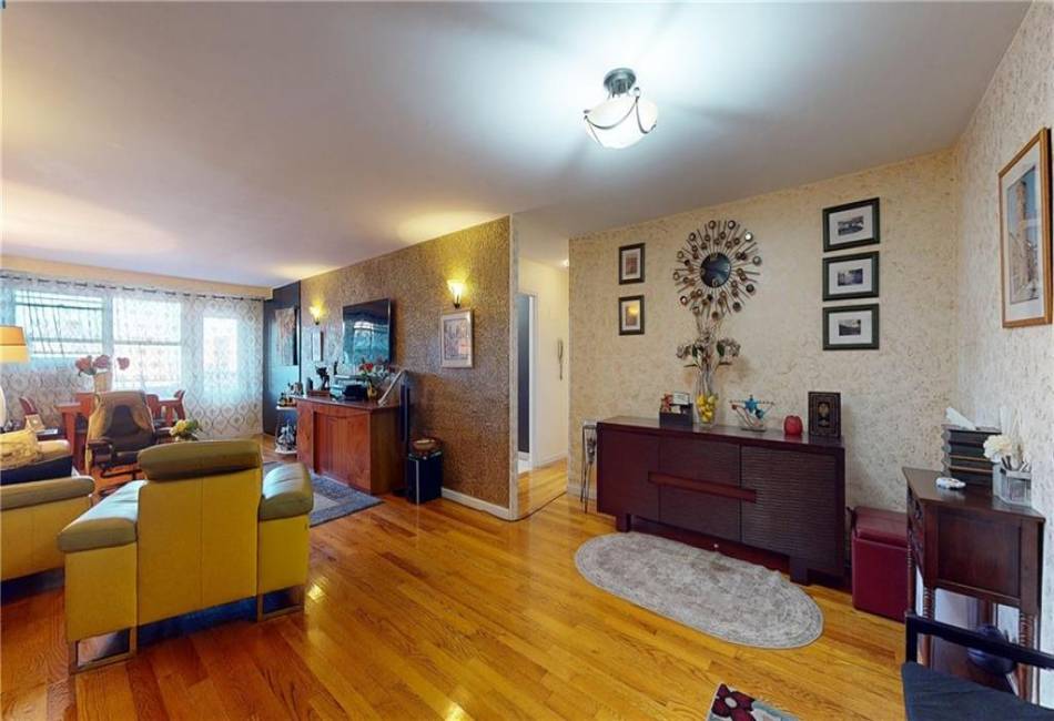 35 Seacoast Terrace, Brooklyn, New York 11235, 2 Bedrooms Bedrooms, ,2 BathroomsBathrooms,Residential,For Sale,Seacoast,479693