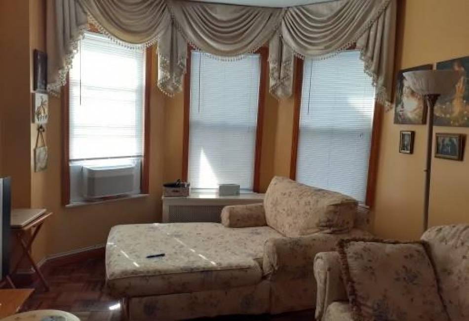 72 Bay 25th Street, Brooklyn, New York 11214, 5 Bedrooms Bedrooms, ,3 BathroomsBathrooms,Residential,For Sale,Bay 25th,479680