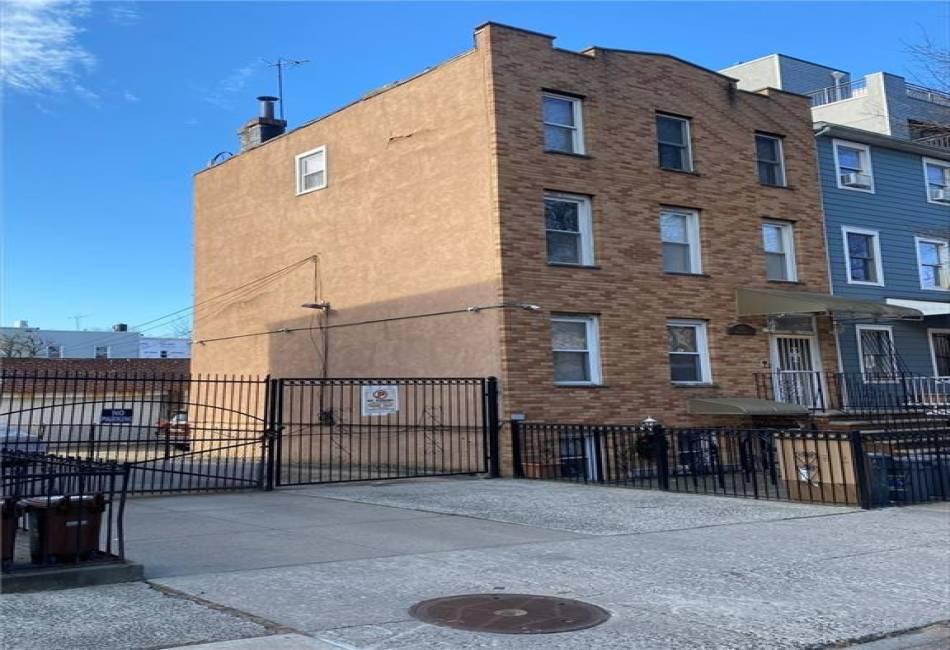 180 12th Street, Brooklyn, New York 11215, 3 Bedrooms Bedrooms, ,3 BathroomsBathrooms,Residential,For Sale,12th,479802