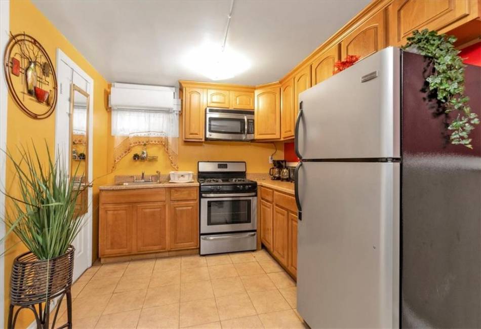 323 Hendrix Street, Brooklyn, New York 11207, ,Residential,For Sale,Hendrix,479849